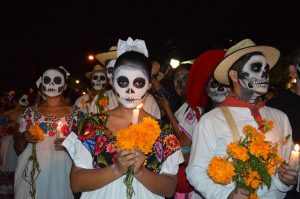 Ne pas confondre la Toussaint avec la fête des morts