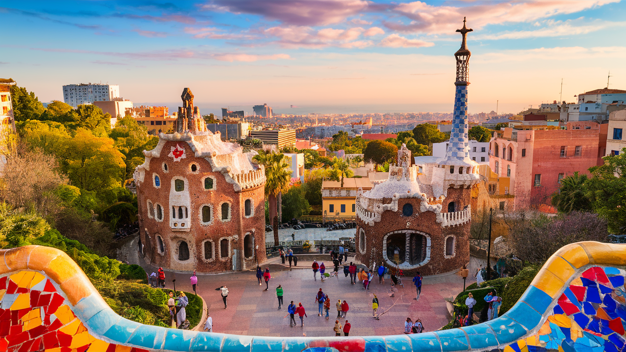 plongez au cœur de barcelone grâce à ce guide exclusif rédigé par une habitante. explorez les incontournables, les trésors cachés et les meilleures adresses locales pour profiter pleinement de la ville en seulement 72 heures. vivez une expérience unique et authentique dans la capitale catalane.