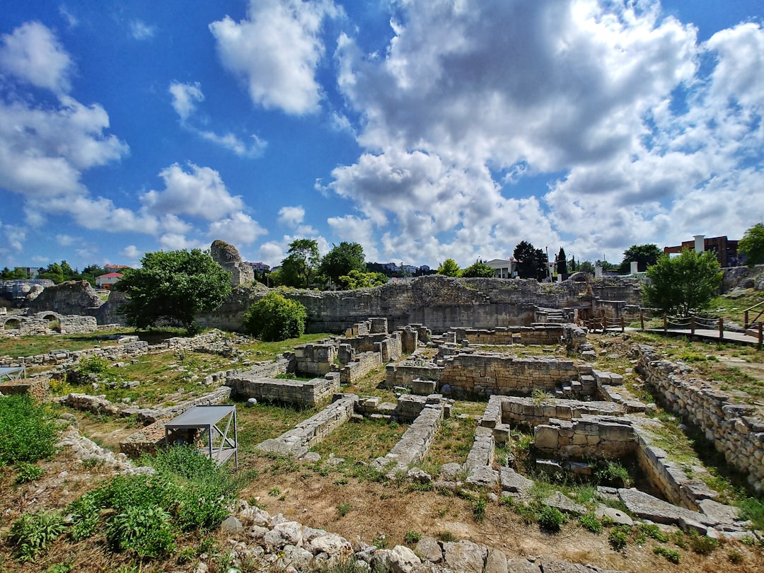 découvrez l'histoire fascinante des temples grecs, symboles emblématiques de l'architecture antique et du patrimoine culturel de la grèce.