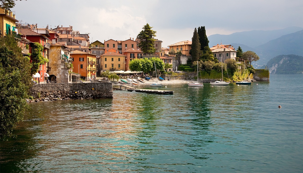découvrez la beauté spectaculaire des lacs italiens, entre paysages enchanteurs, villages pittoresques et activités de plein air inoubliables.