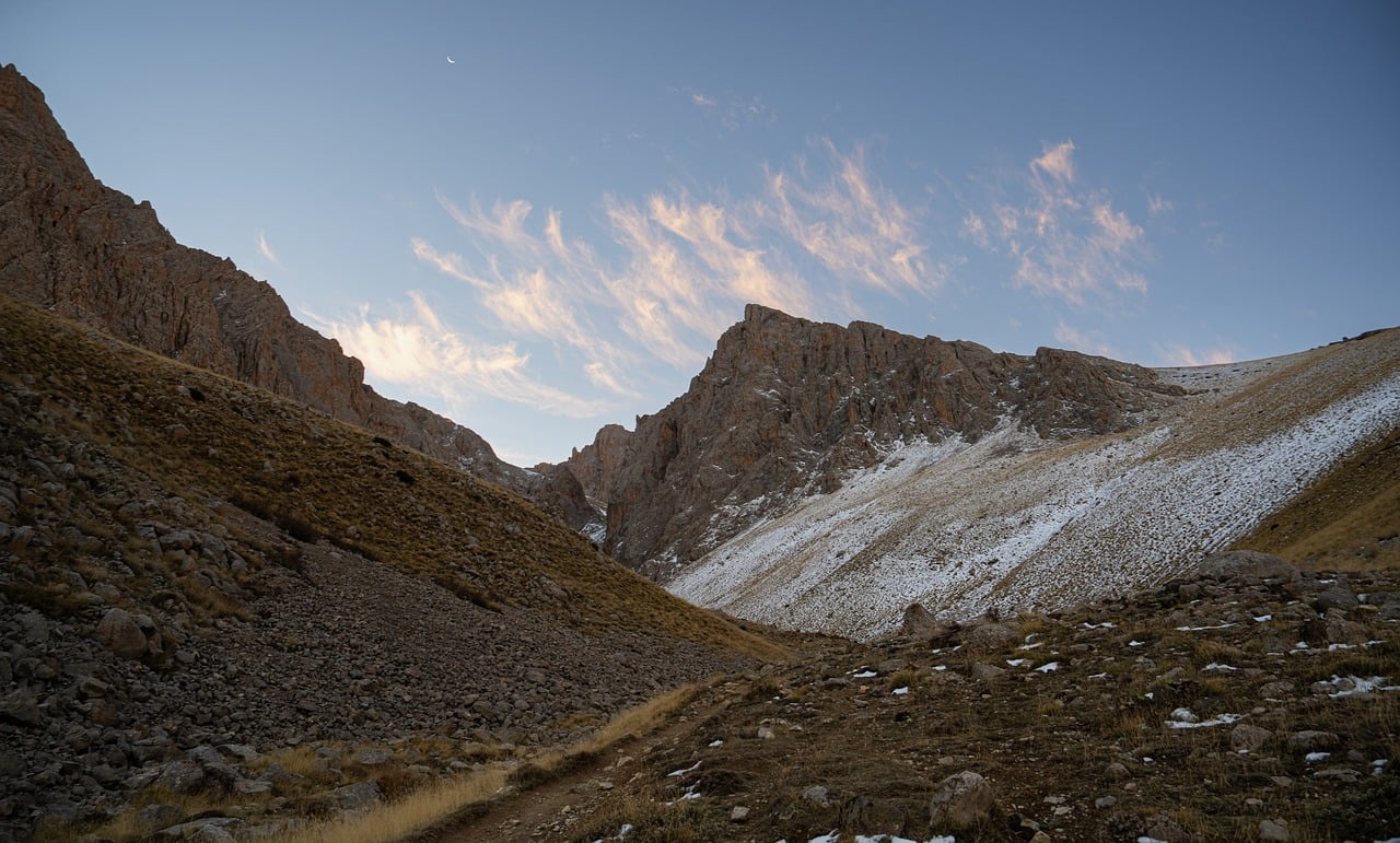 découvrez les bienfaits de la randonnée, explorez des sentiers magnifiques et vivez des aventures en pleine nature pour un bien-être assuré.