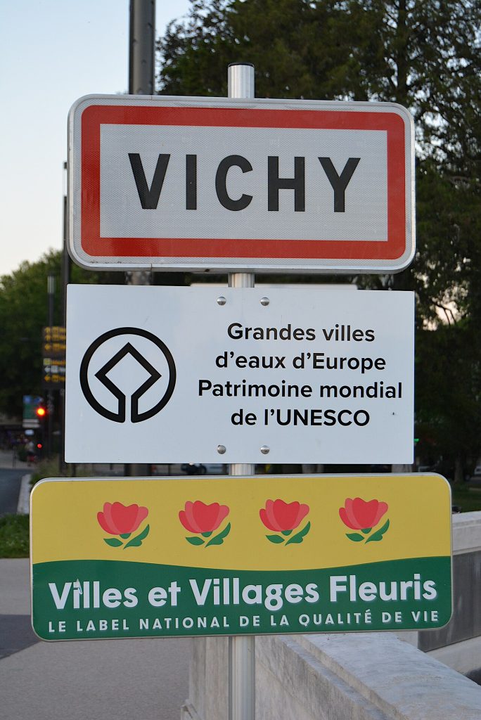 Quel tarif pour le parking proche du spa Vichy pendant une demi‑journée ?